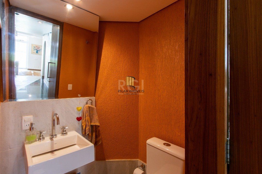 Casa 4 dormitórios no bairro Teresópolis