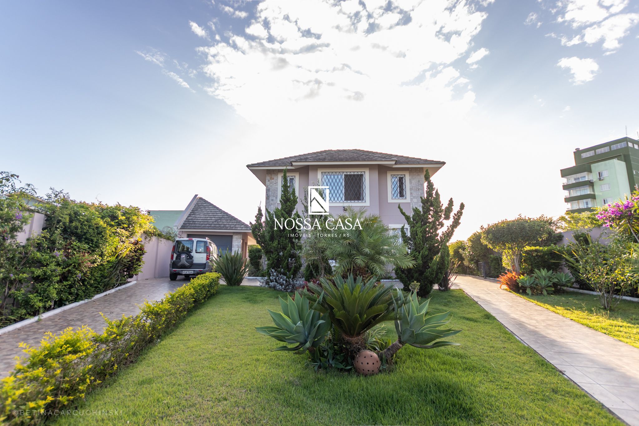 Sobrado, 3 quartos, 243 m² - Foto 1