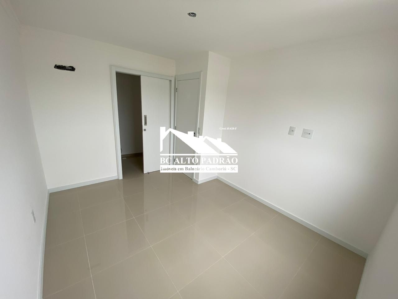 Apartamento à venda com 3 quartos, 68m² - Foto 3