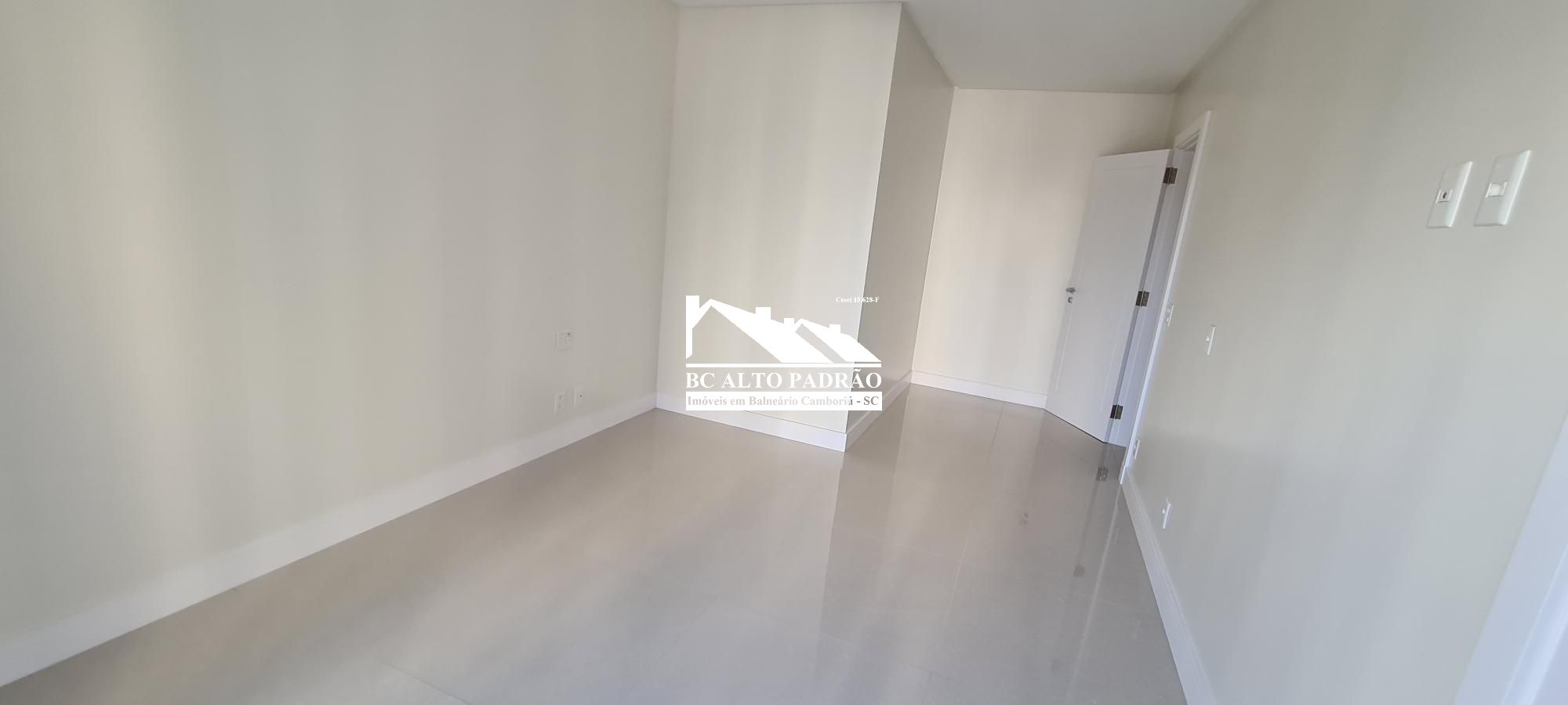 Apartamento à venda com 3 quartos, 118m² - Foto 9