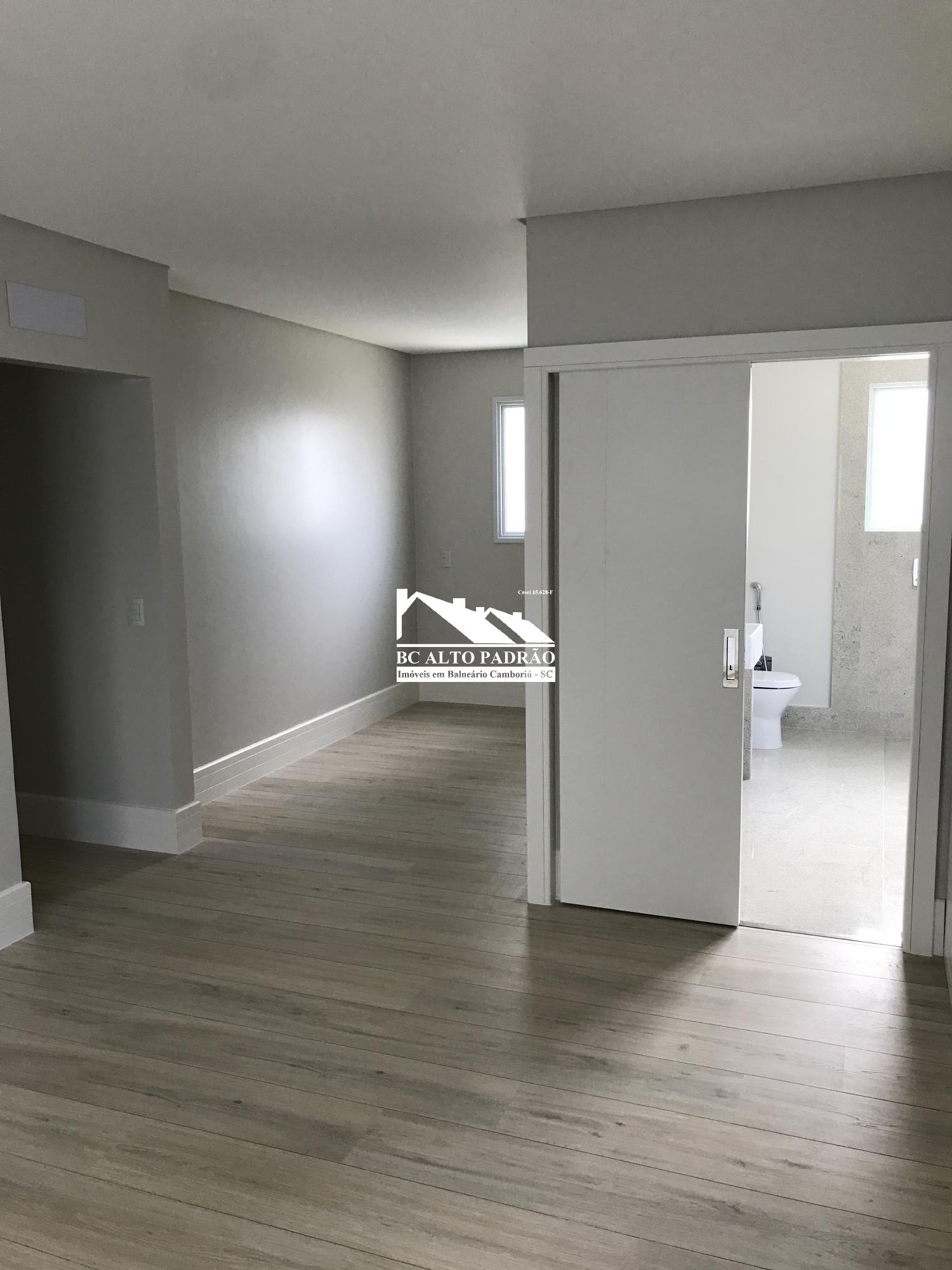 Apartamento à venda com 4 quartos, 237m² - Foto 18