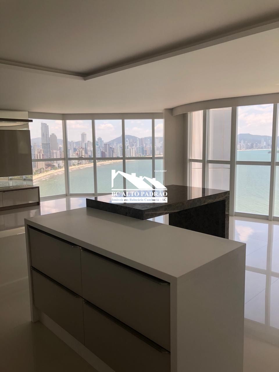 Apartamento para alugar com 4 quartos, 237m² - Foto 16