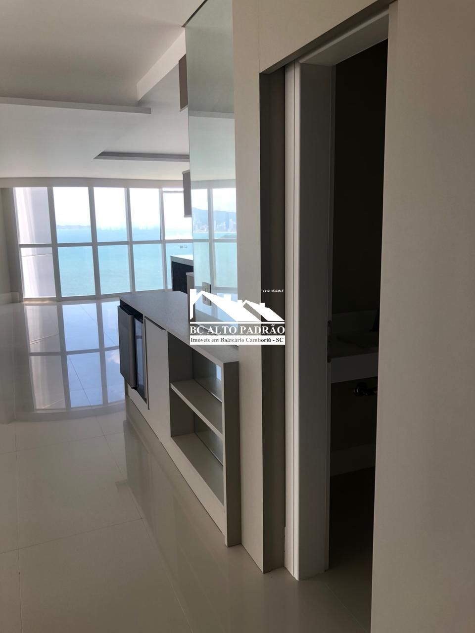 Apartamento para alugar com 4 quartos, 237m² - Foto 6