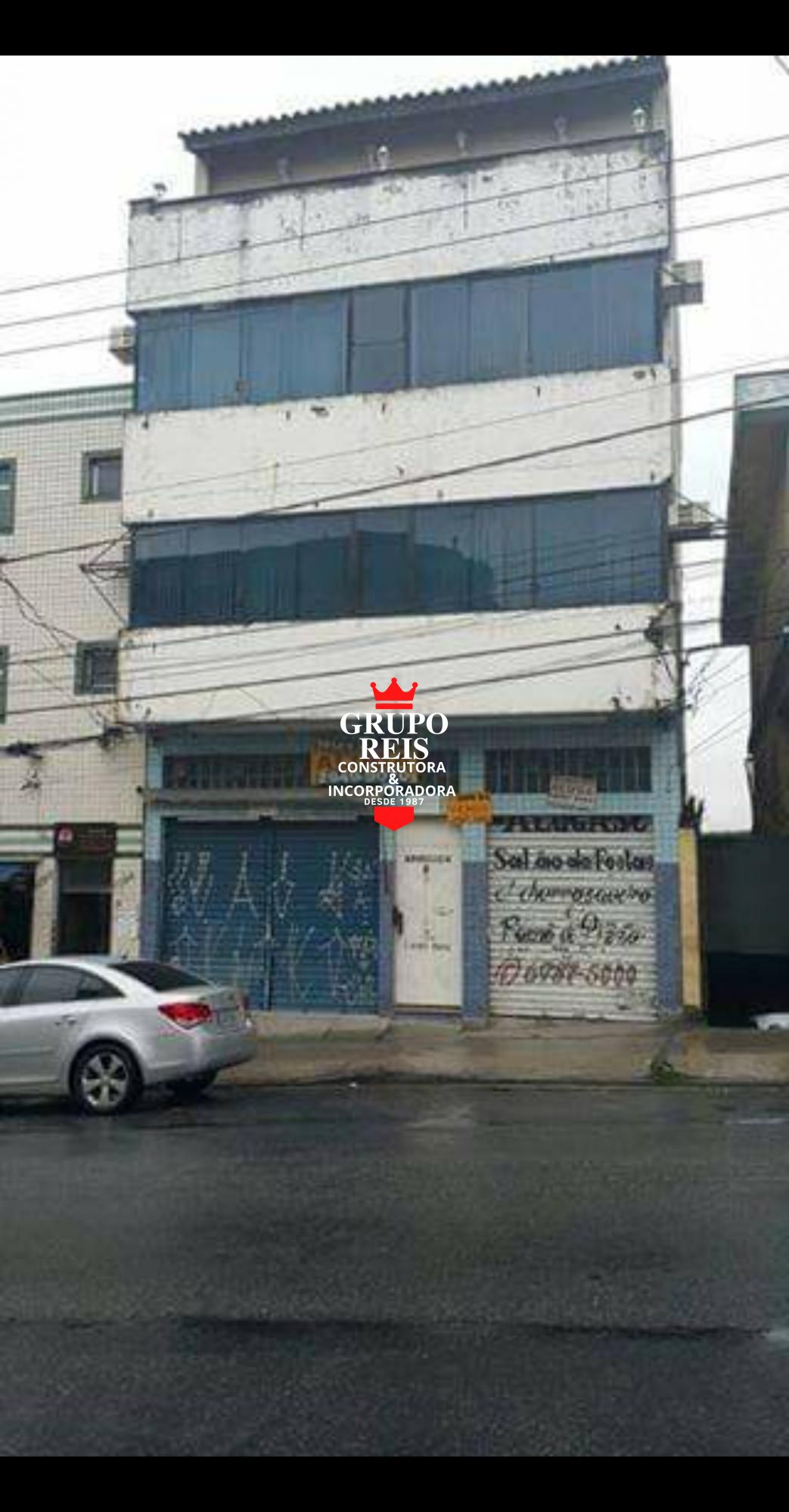 Prédio comercial com 5 andares e salão de festas na cobertur