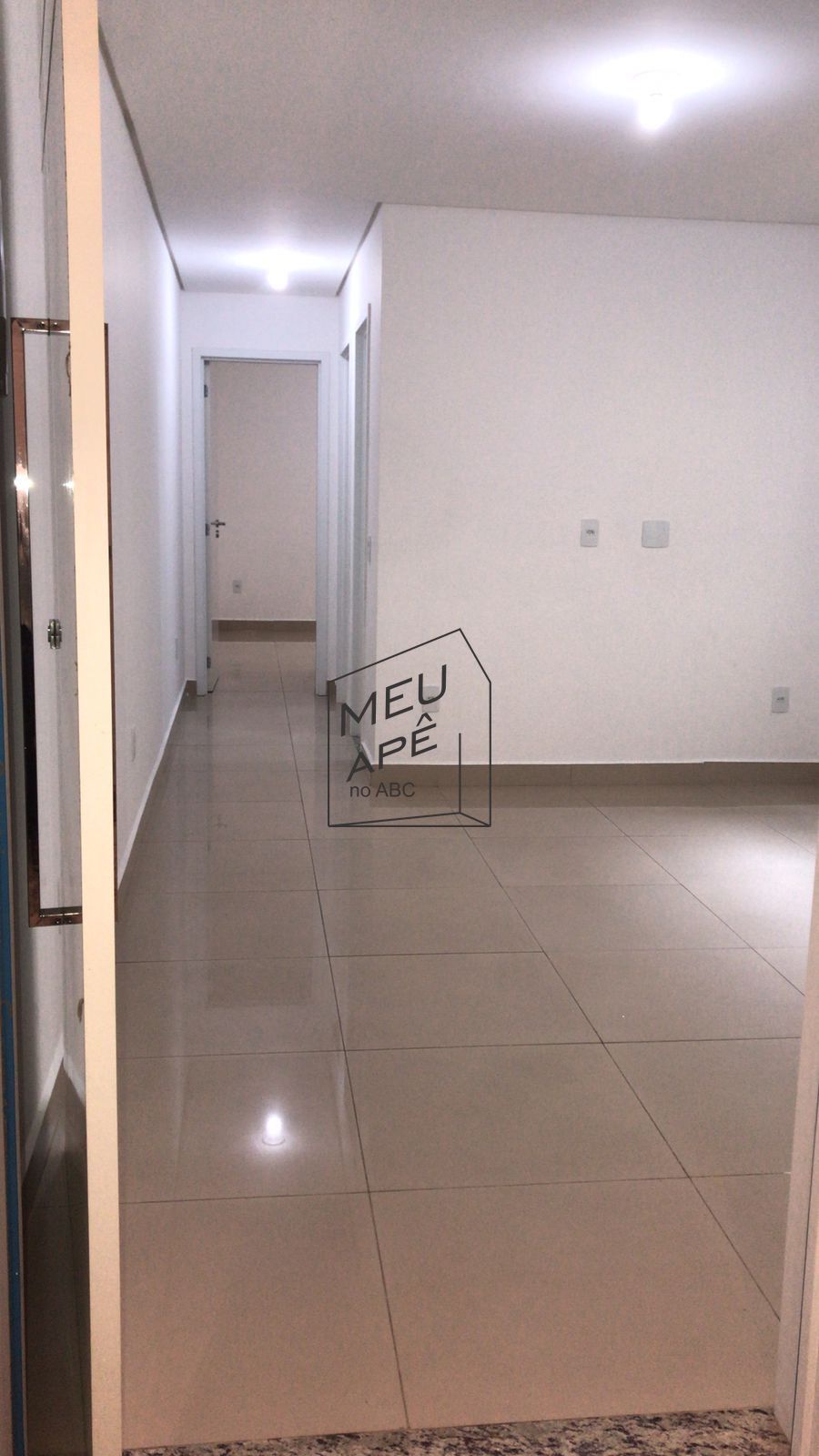 Apartamento à venda com 2 quartos, 56m² - Foto 1