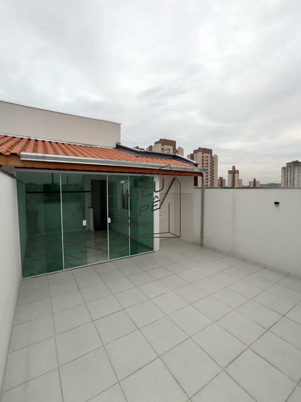 Cobertura à venda com 2 quartos, 100m² - Foto 4