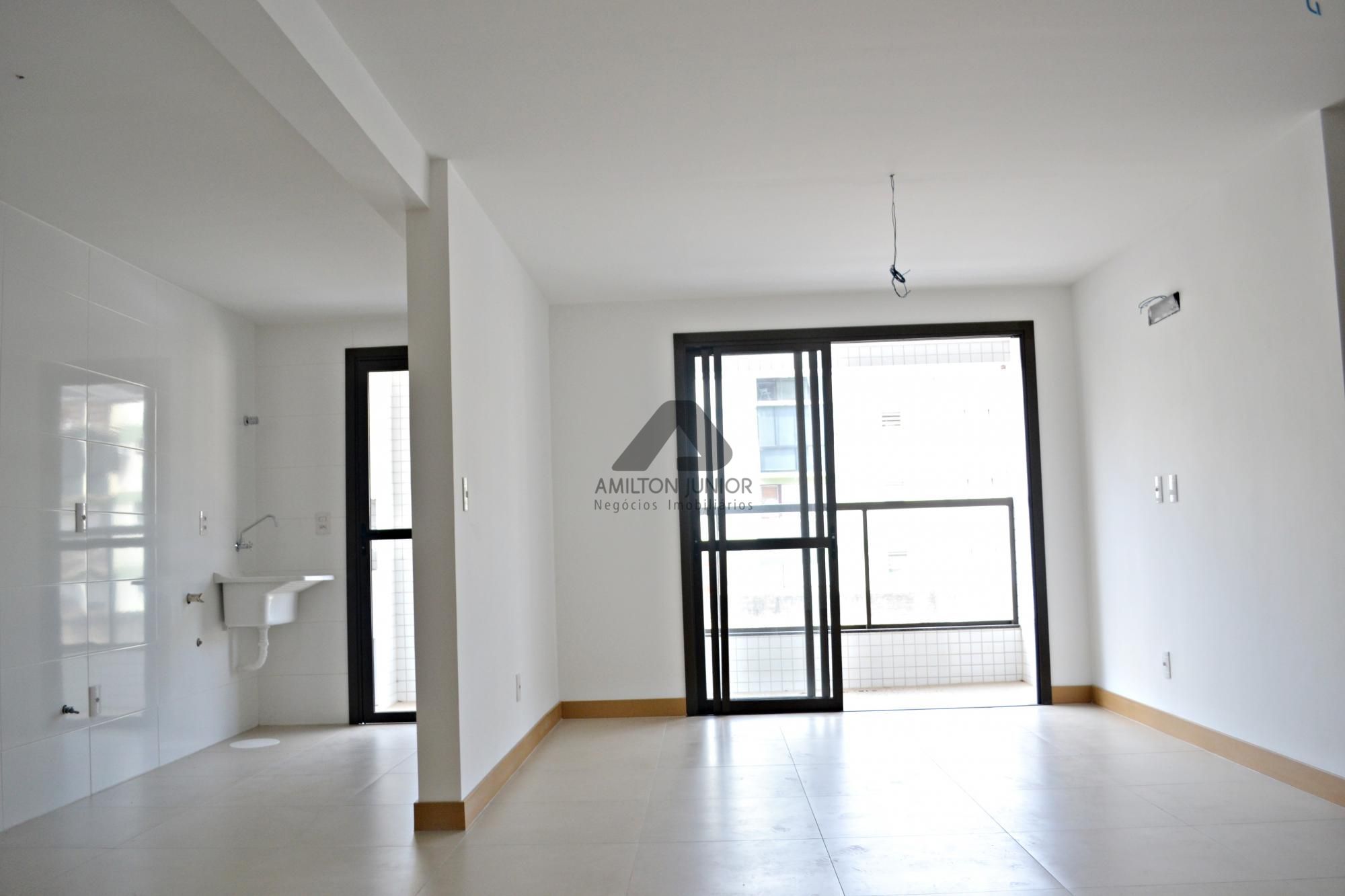 Apartamento à venda com 2 quartos, 82m² - Foto 3