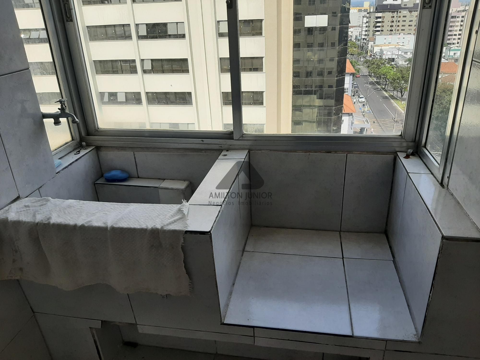 Apartamento à venda com 3 quartos, 159m² - Foto 6