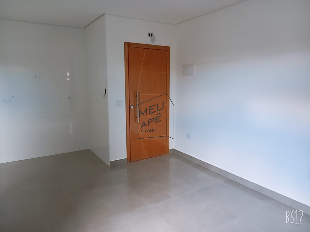 Apartamento à venda com 2 quartos, 100m² - Foto 3