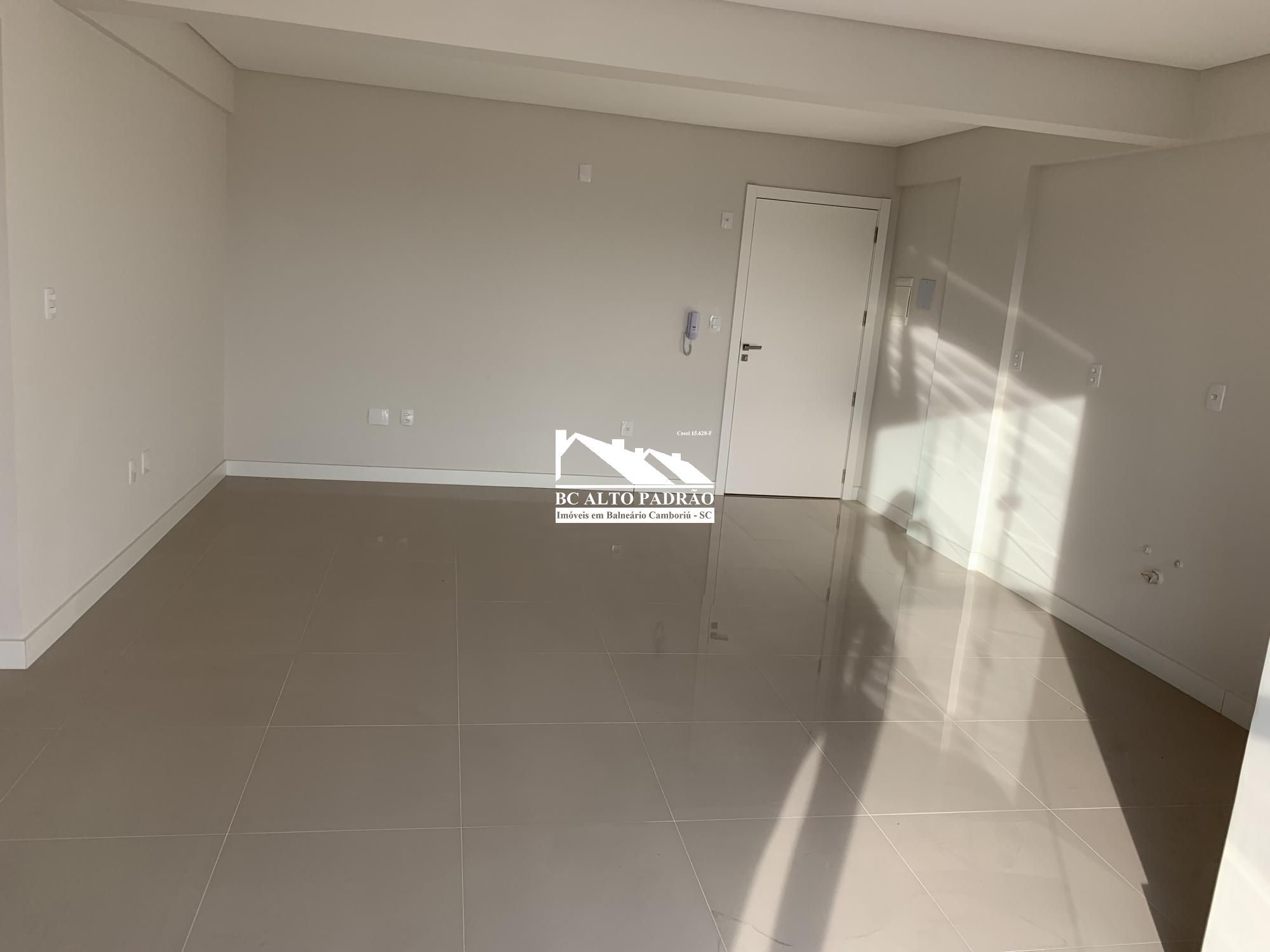 Apartamento à venda com 2 quartos, 67m² - Foto 4