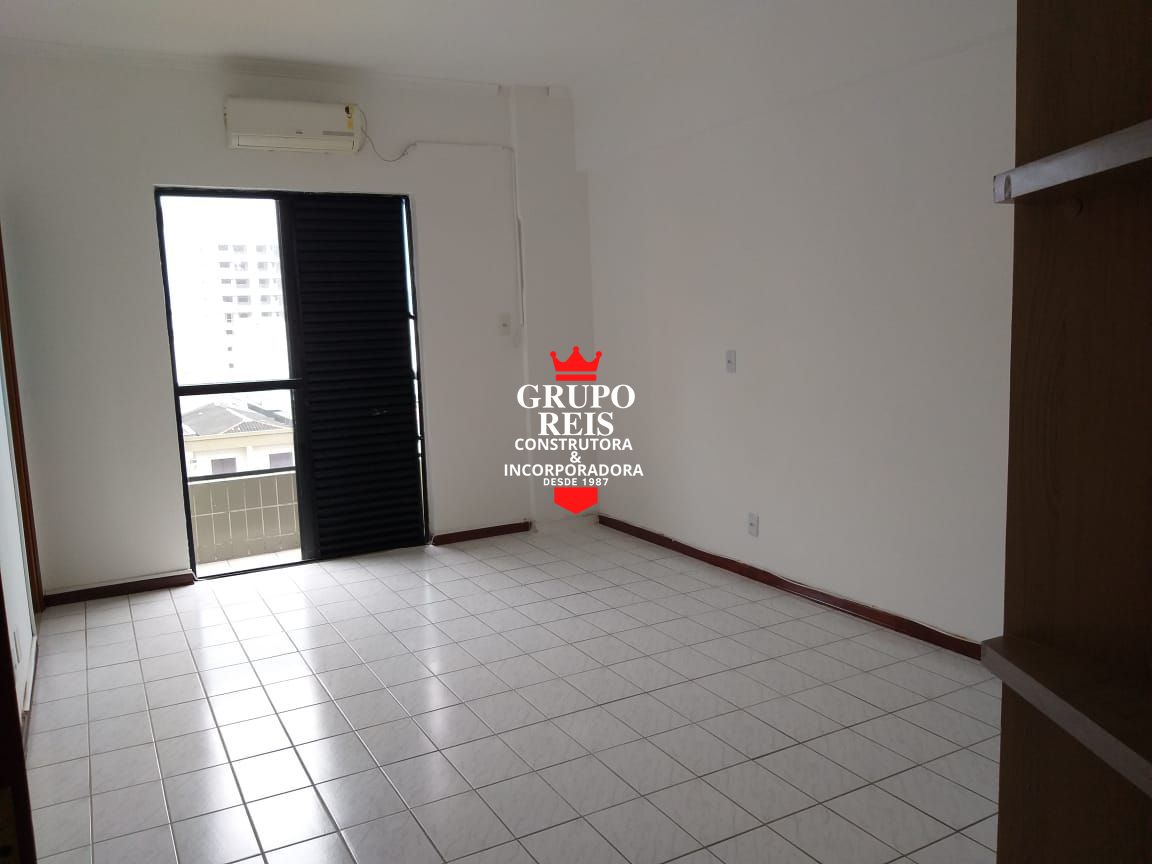 Apartamento à venda com 3 quartos, 120m² - Foto 11