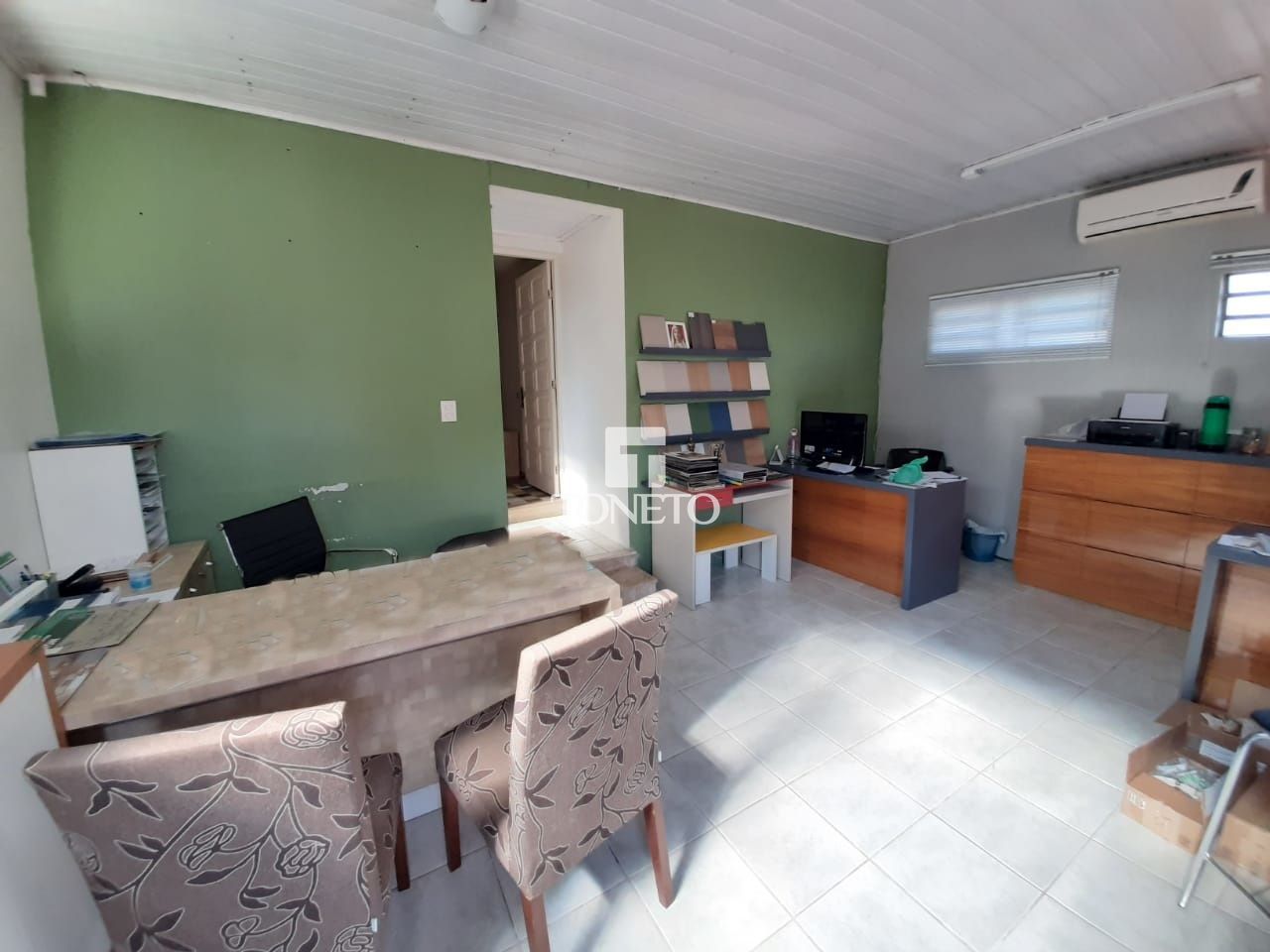 Casa à venda com 2 quartos, 194m² - Foto 1