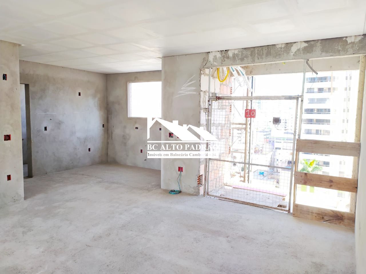 Apartamento à venda com 3 quartos, 135m² - Foto 19