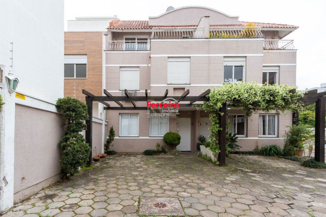 Casa em condomínio com 4 dormitórios. Bairro Vila Assunção