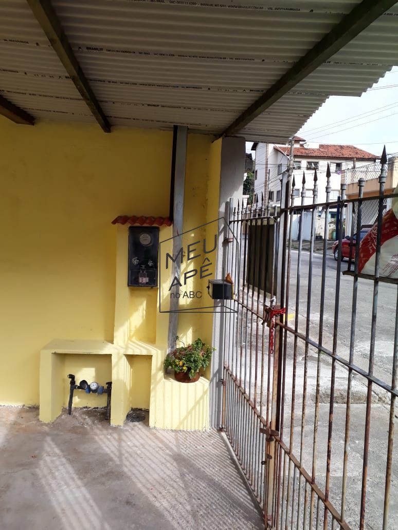 Casa à venda com 3 quartos, 81m² - Foto 2