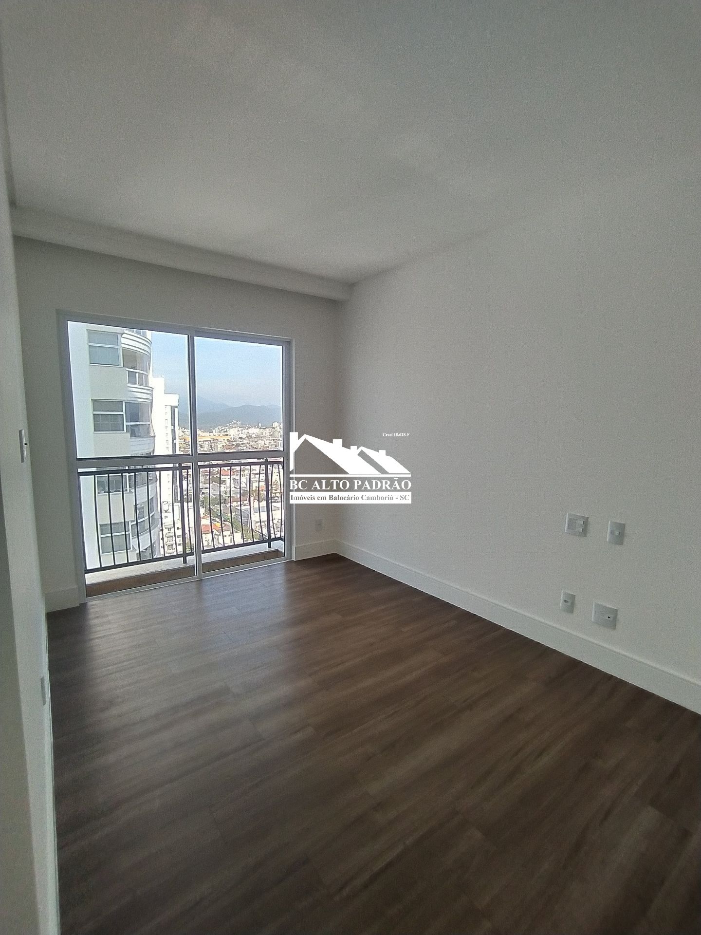 Apartamento à venda com 3 quartos, 123m² - Foto 7