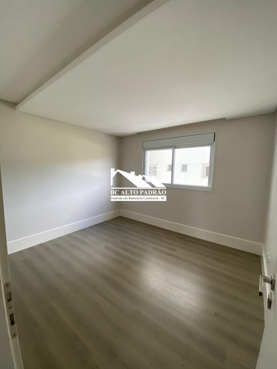 Apartamento à venda com 4 quartos, 237m² - Foto 12