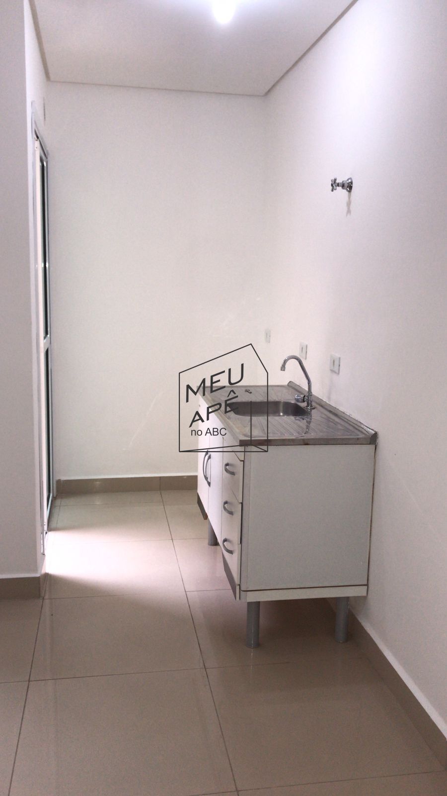 Apartamento à venda com 2 quartos, 56m² - Foto 3