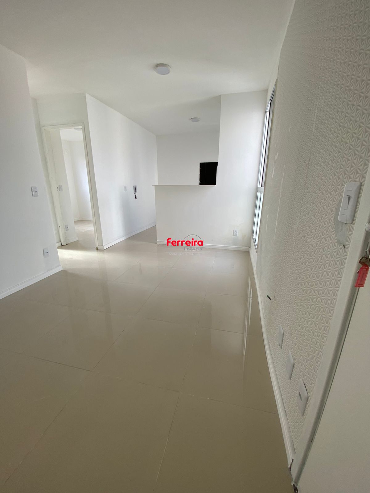 Apartamento de 2 dormitorios á venda no Bairro Vila Nova.
