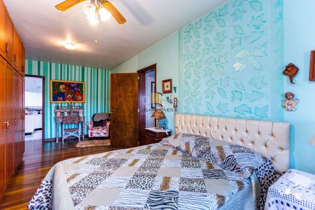 Casa para Venda - 231.27m², 3 dormitórios, sendo 1 suites, 3 vagas - Cristal