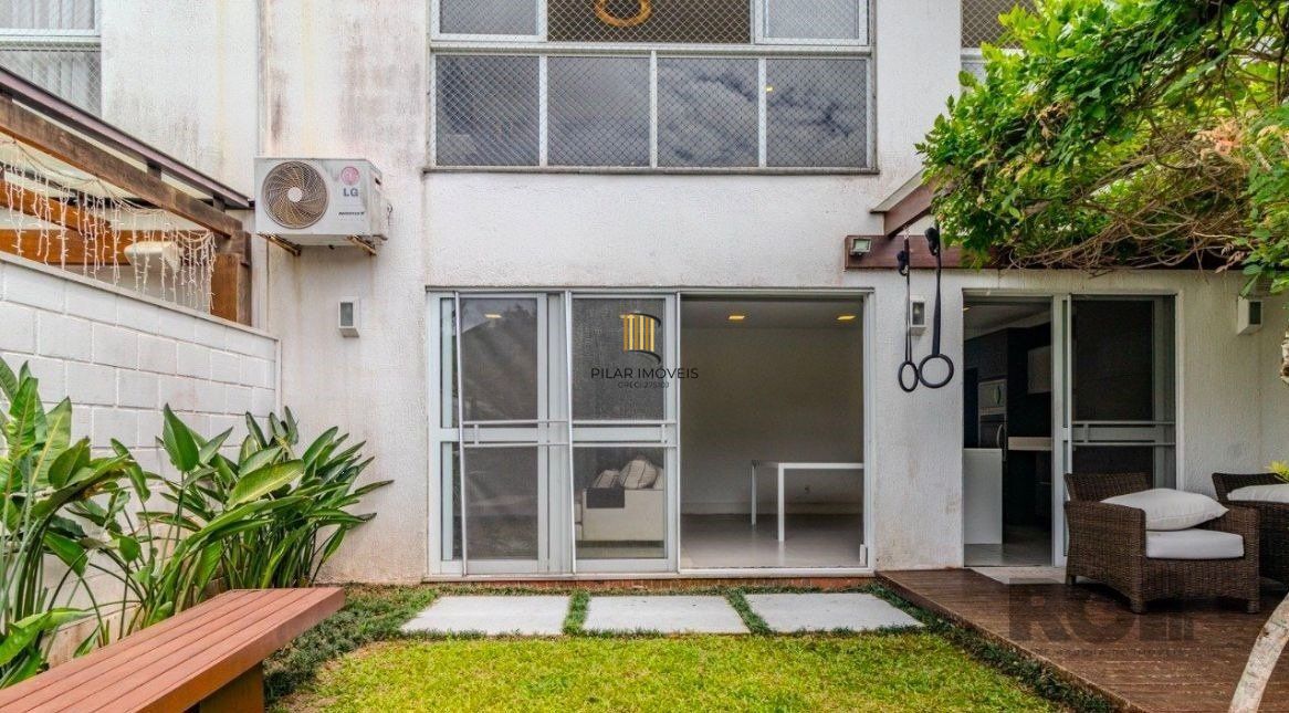 Casa em Condomínio com 04 Quartos - 4 vagas, 200,36 m² de área privativa - LOMBA DO PINHEIRO