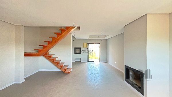 Casa em Porto Alegre, no bairro Hípica, com 3 dormitório(s), e 3 banheiros, à venda.