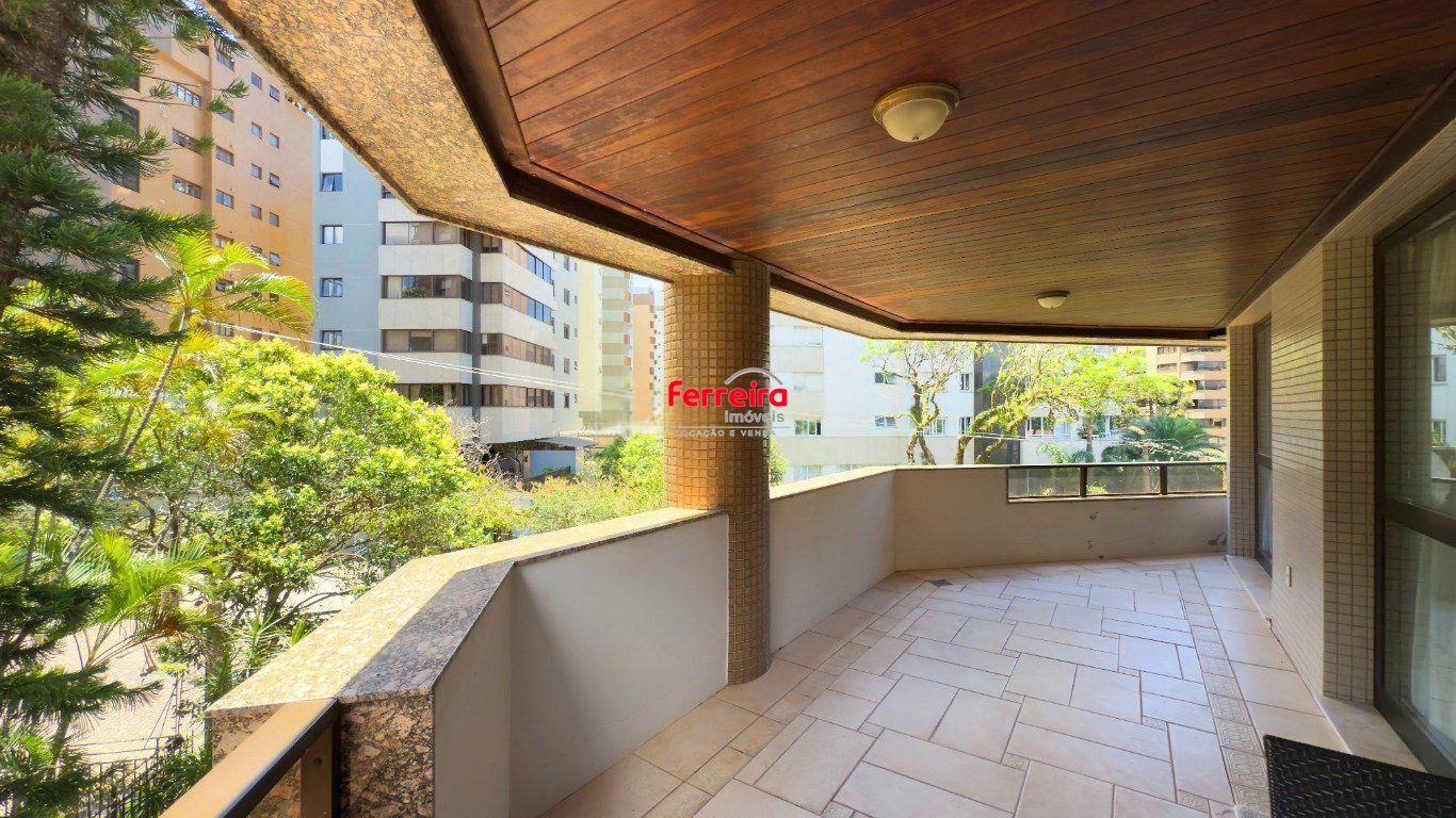 Apartamento semimobiliado com 2 suítes e 4 quartos no cobiçado bairro Bela Vista