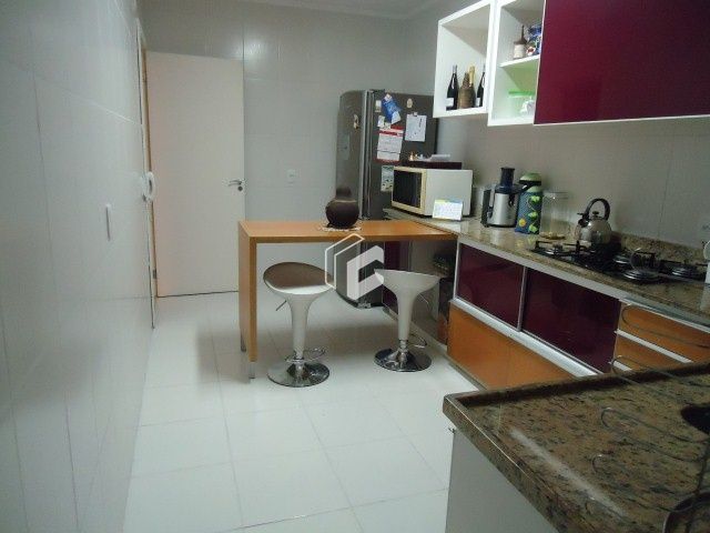 Apartamento à venda com 3 quartos, 106m² - Foto 10