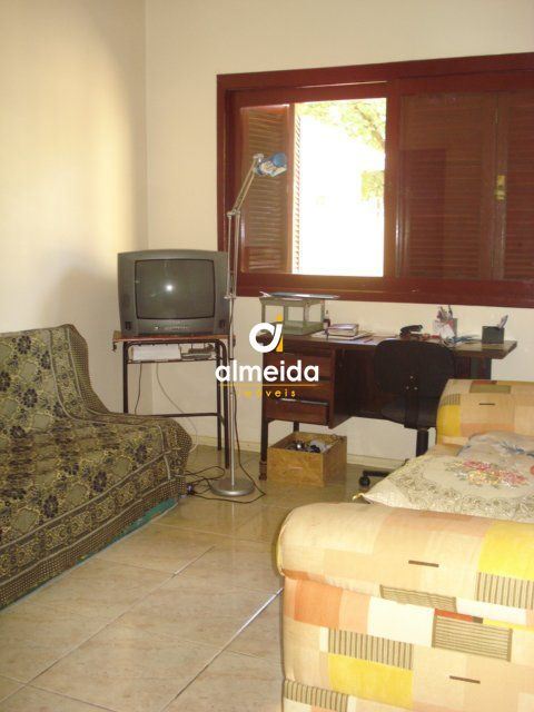 Casa à venda com 4 quartos, 180m² - Foto 17