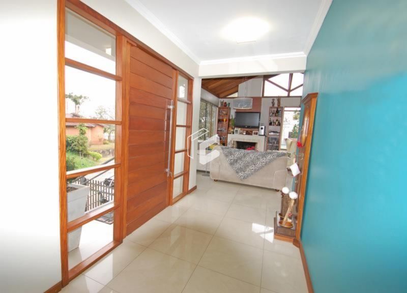 Casa à venda com 4 quartos, 240m² - Foto 3