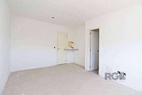 Sobrado para Venda - 100m², 3 dormitórios, sendo 3 suites, 2 vagas - Portal Do Guarujá