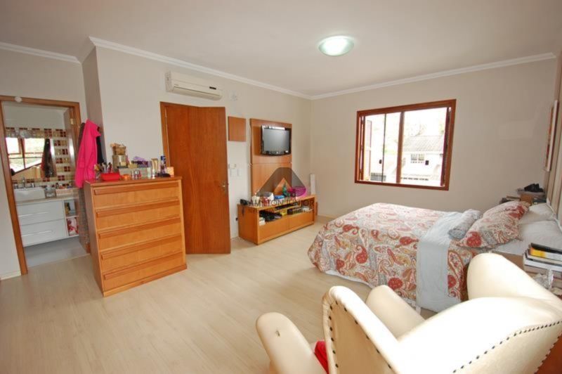 Casa à venda com 4 quartos, 240m² - Foto 17