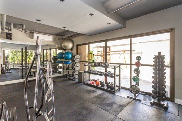 Apartamento de 3 dormitórios (sendo 3 suítes)bem localizado, no bairro Auxiliadora em Porto Alegre-RS.