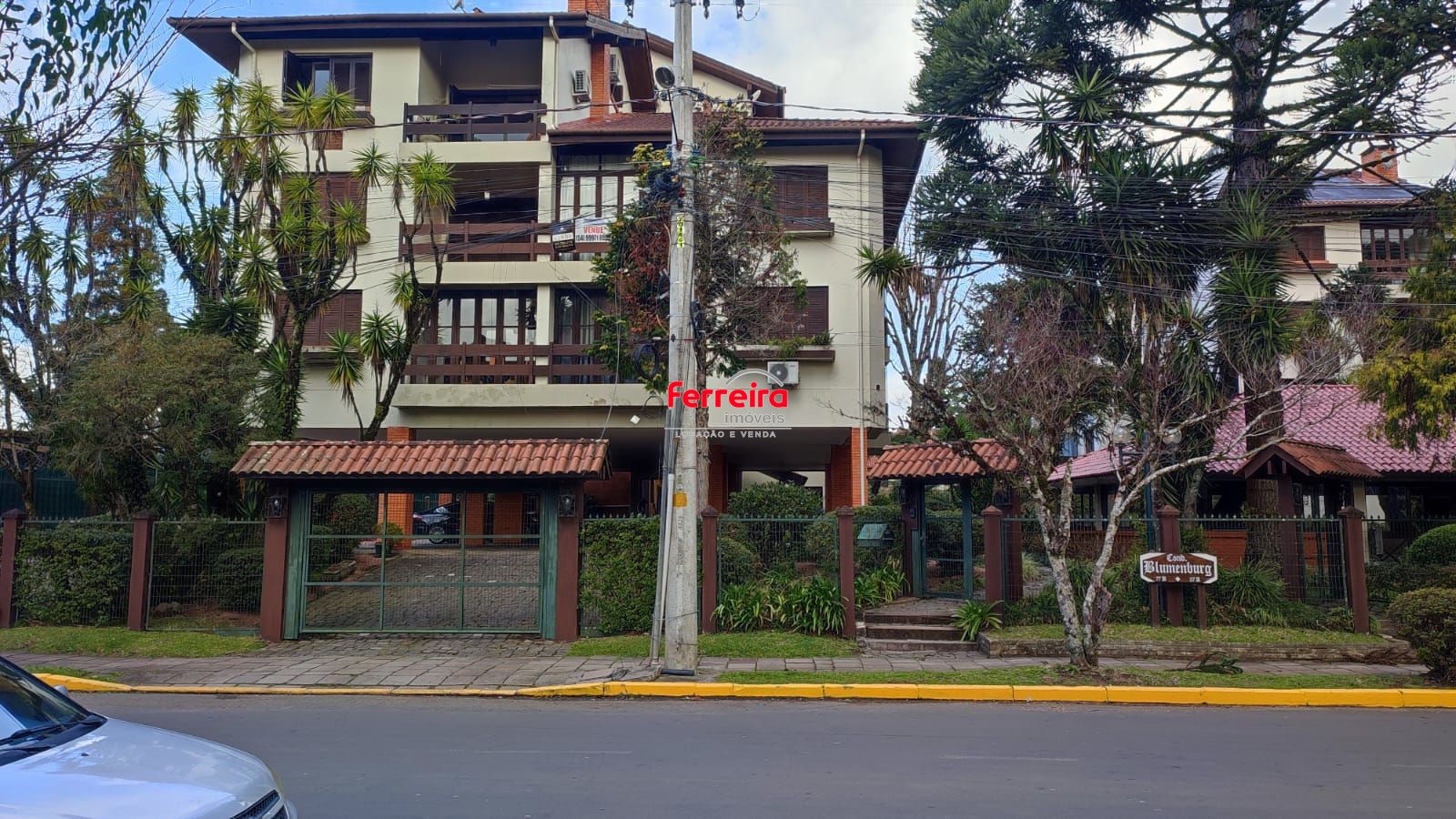 02-FACHADA