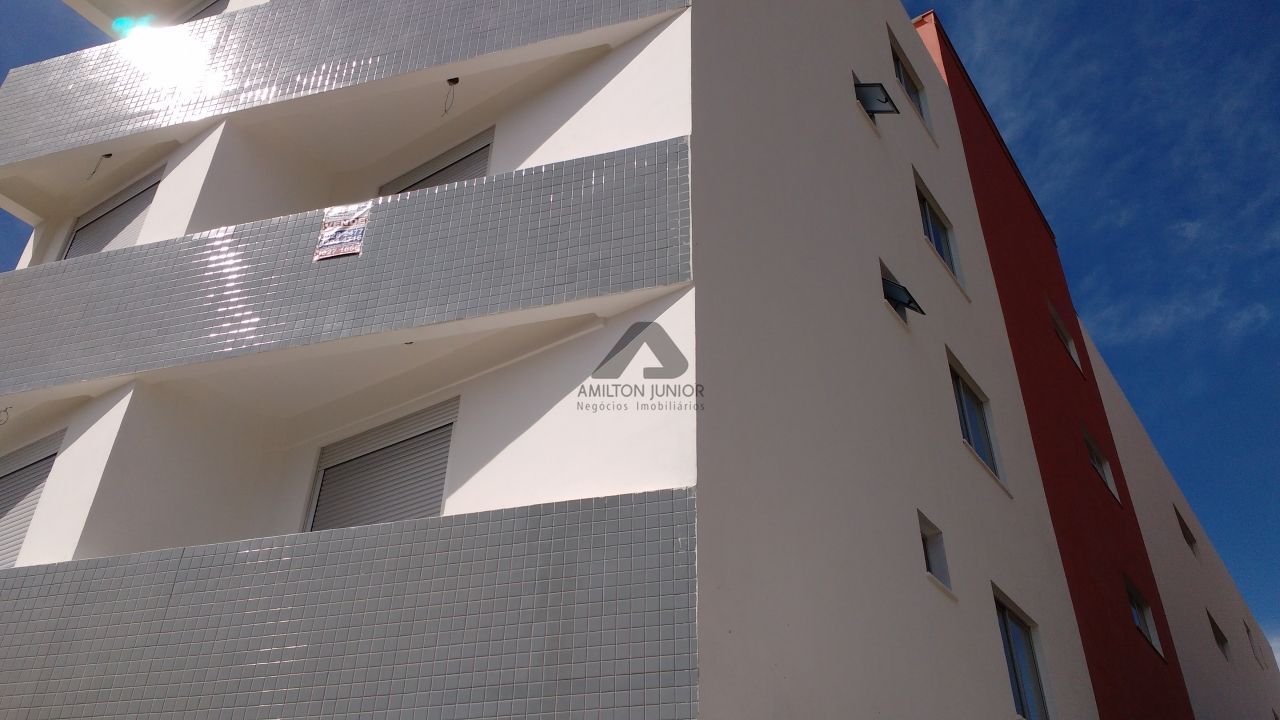 Apartamento à venda com 2 quartos, 67m² - Foto 2