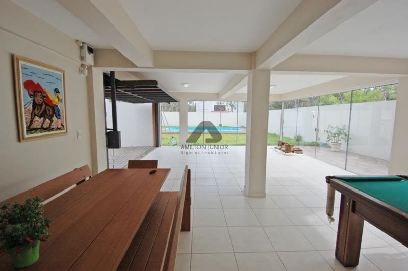 Casa à venda com 4 quartos, 240m² - Foto 15