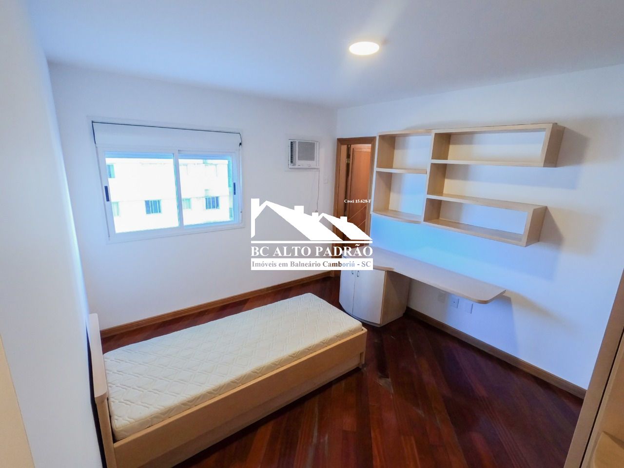 Apartamento à venda com 3 quartos, 185m² - Foto 6