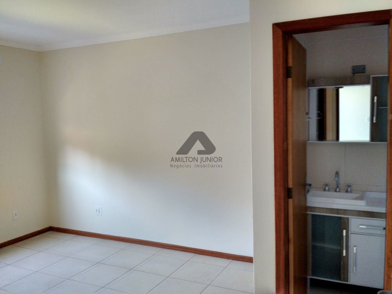 Apartamento à venda com 2 quartos, 75m² - Foto 11