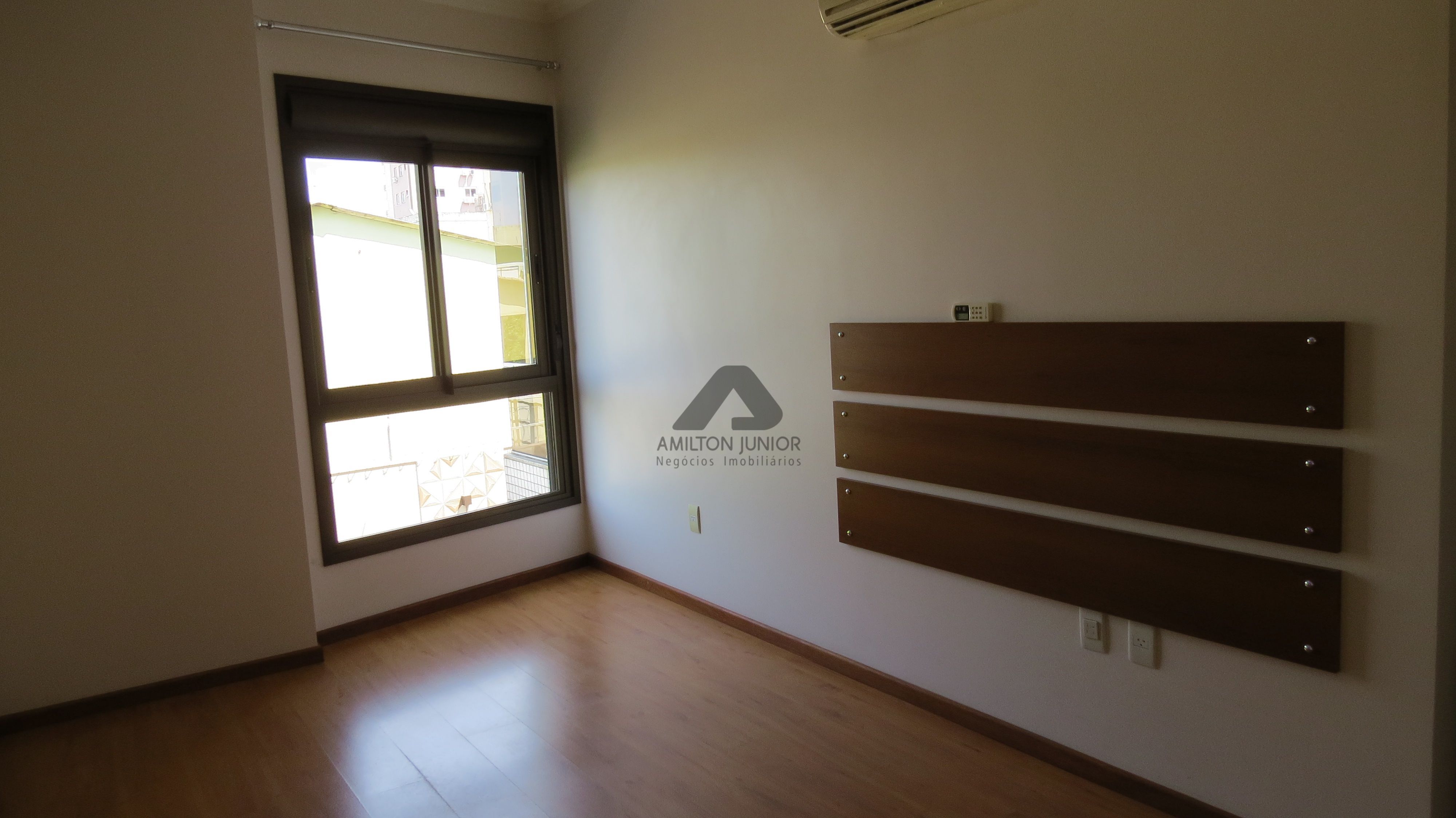 Apartamento à venda com 3 quartos, 140m² - Foto 8