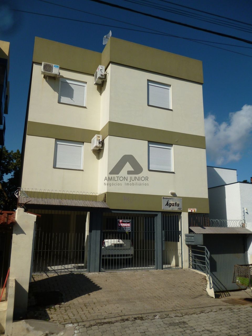 Apartamento à venda com 2 quartos, 63m² - Foto 1