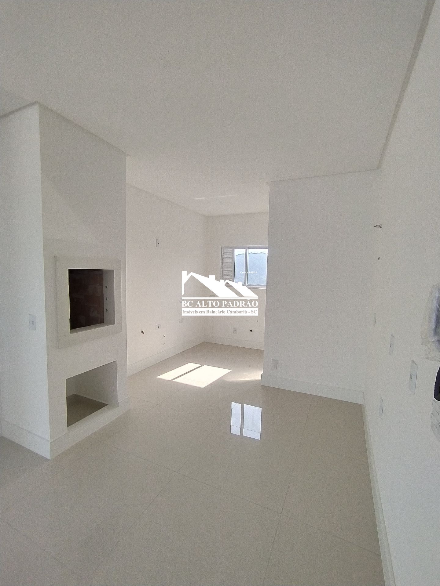 Apartamento à venda com 3 quartos, 123m² - Foto 4