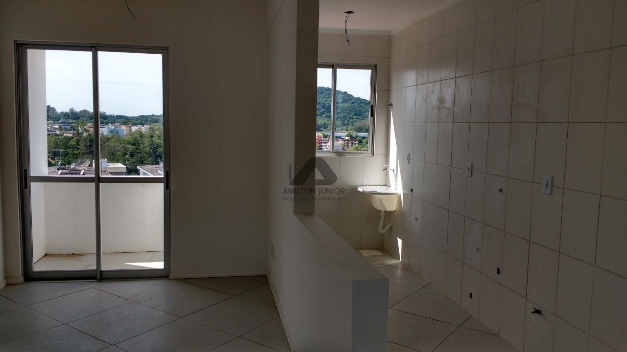 Apartamento à venda com 2 quartos, 67m² - Foto 4