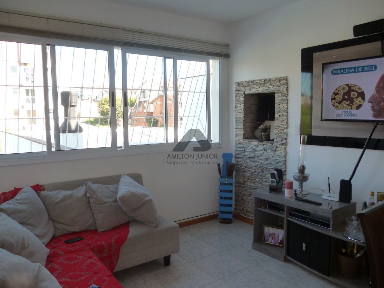 Apartamento à venda com 2 quartos, 63m² - Foto 2