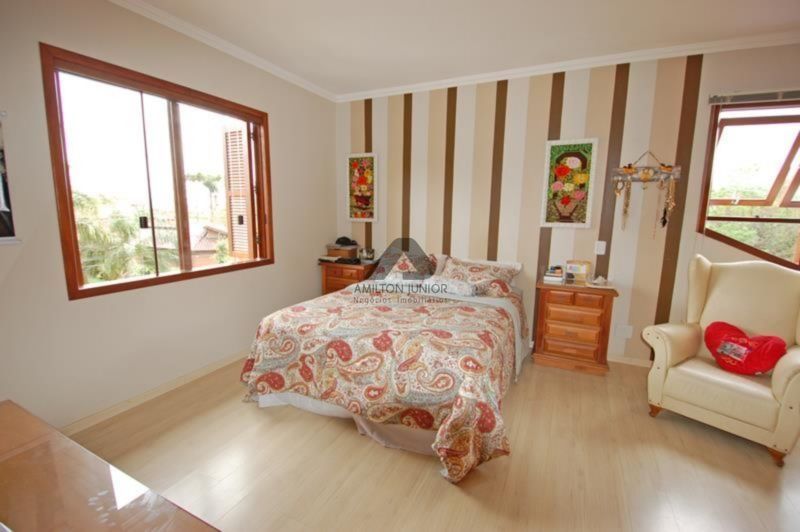 Casa à venda com 4 quartos, 240m² - Foto 10