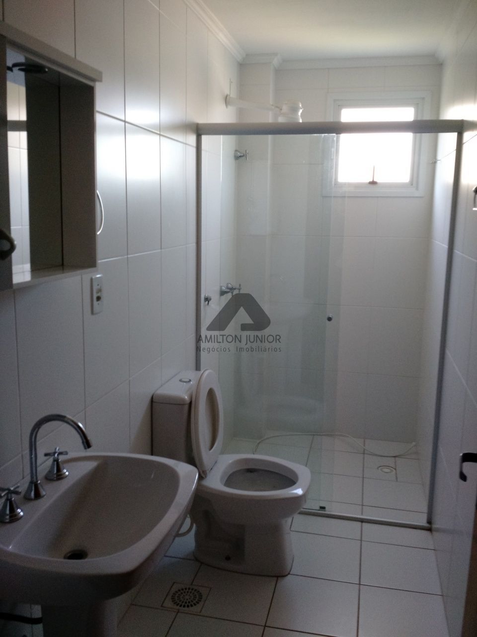 Apartamento à venda com 2 quartos, 75m² - Foto 13