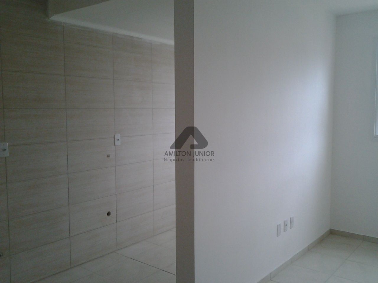 Apartamento à venda com 1 quarto, 40m² - Foto 2