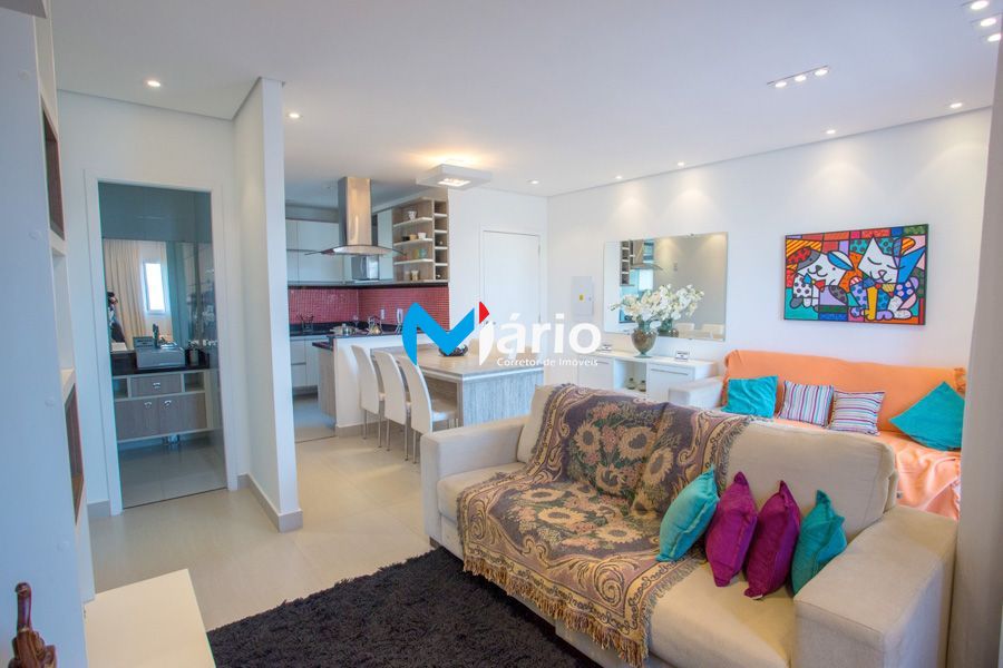 Apartamento à venda com 2 quartos, 70m² - Foto 3