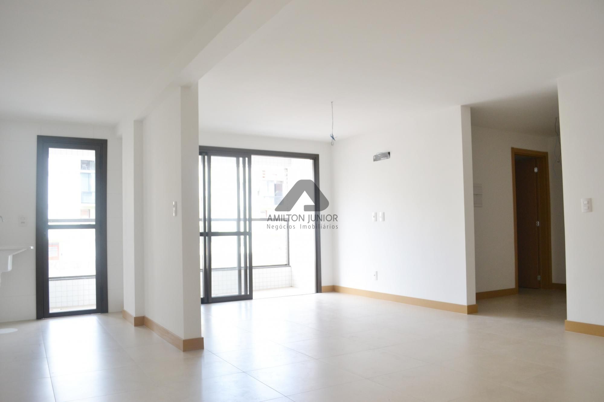 Apartamento à venda com 2 quartos, 82m² - Foto 2