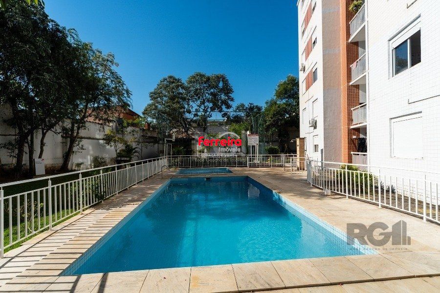 Apartamento no bairro Cristal de 2 dormitórios infra e vaga DESOCUPADO