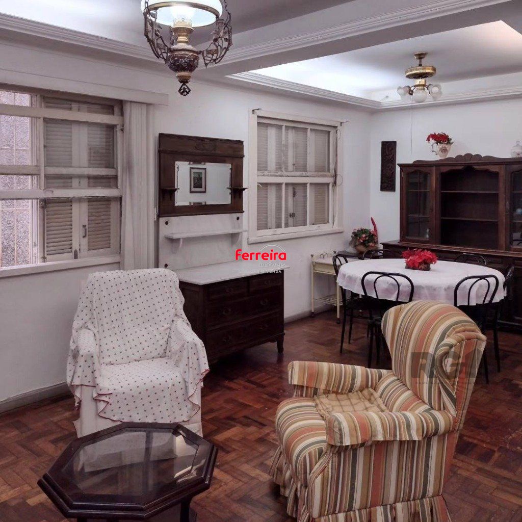 Apartamento no bairro Auxiliadora de 2 dormitórios ( 1 suíte)